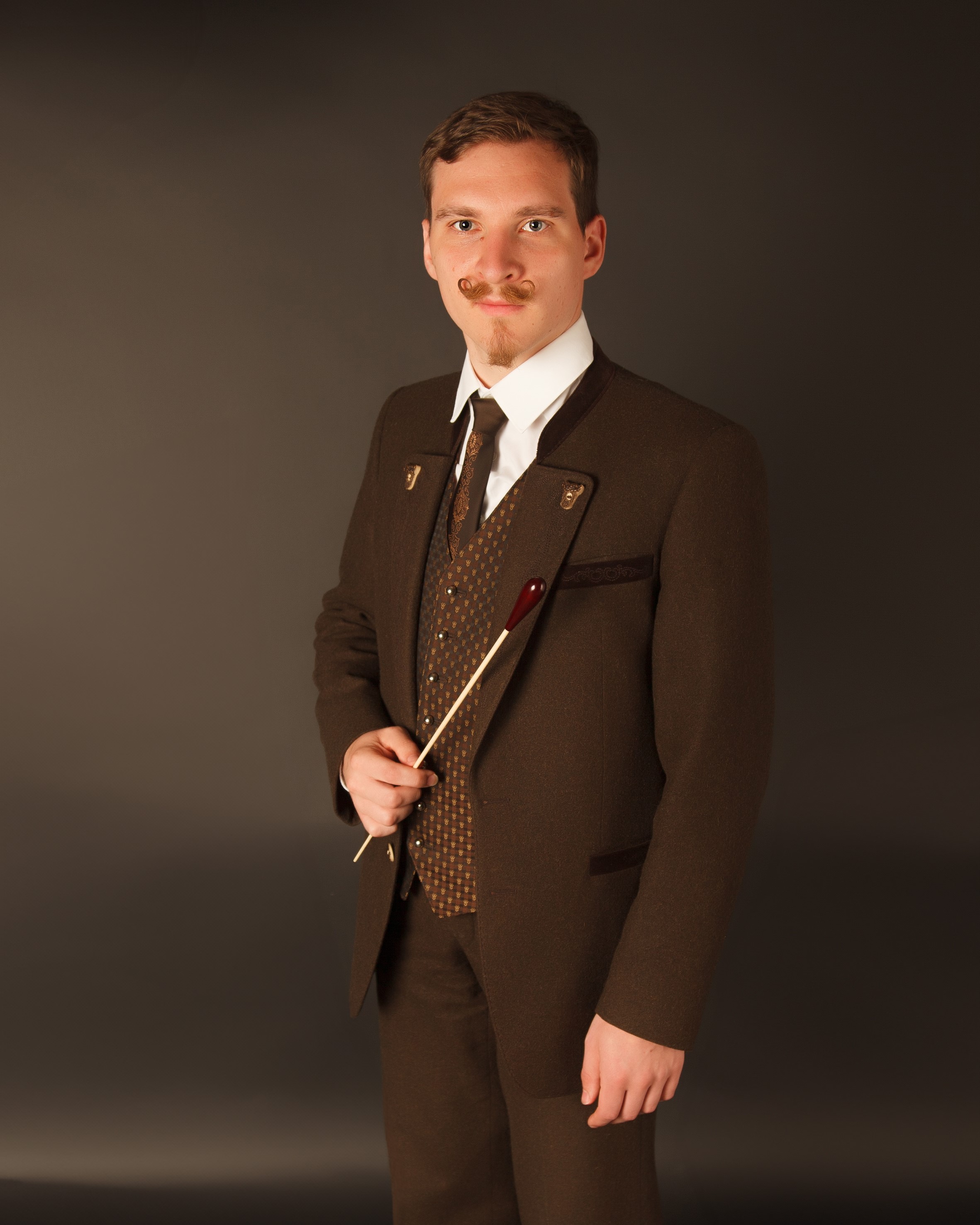 Julián Gareis Waldburg